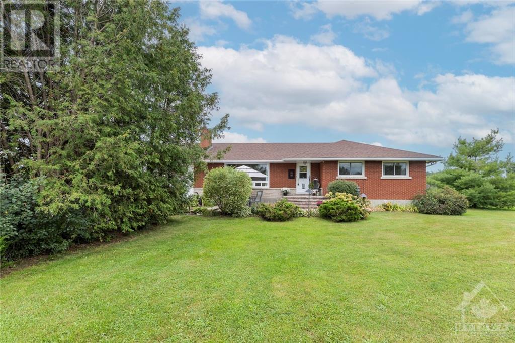 8231 Hwy 15 Highway, Carleton Place, Ontario  K7C 3P2 - Photo 2 - 1360195