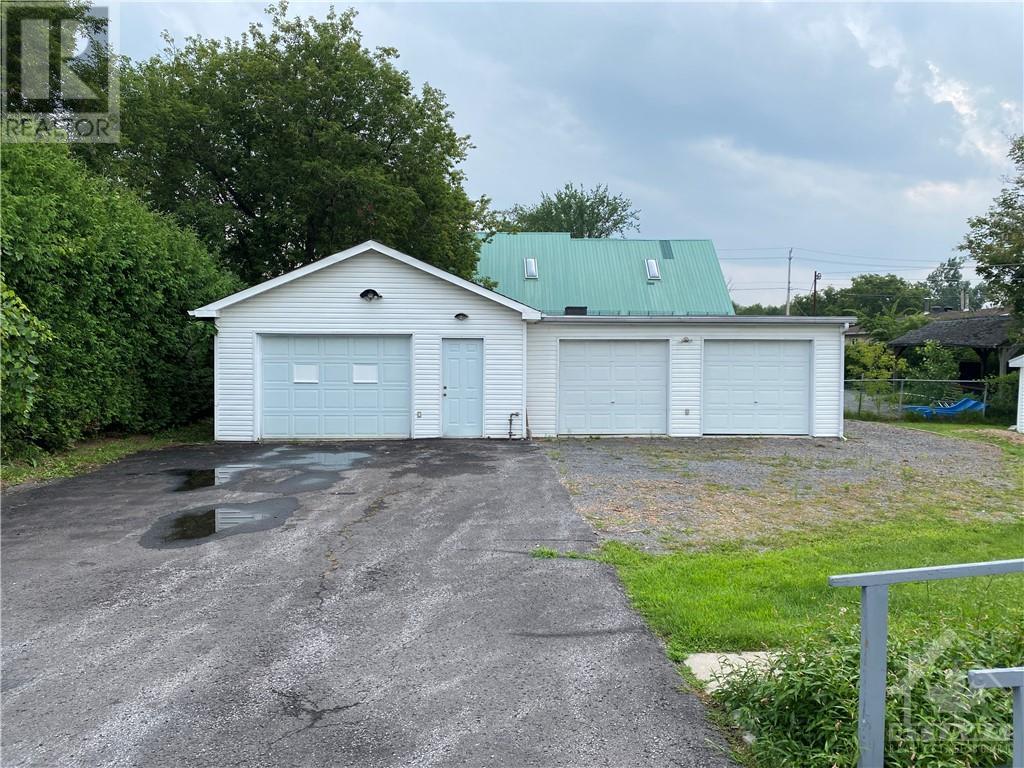 1134 Maisonneuve Street, Orleans, Ontario  K1C 1L1 - Photo 3 - 1360772