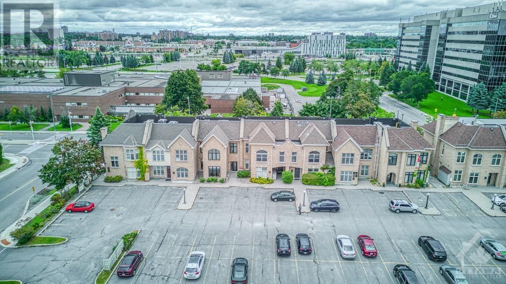 84 CENTREPOINTE DRIVE, ottawa, Ontario