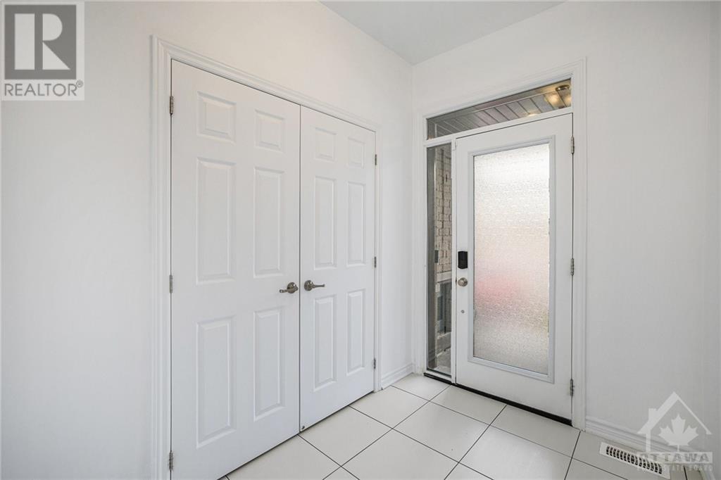 598 Parade Drive, Stittsville, Ontario  K2S 0Y5 - Photo 4 - 1360417