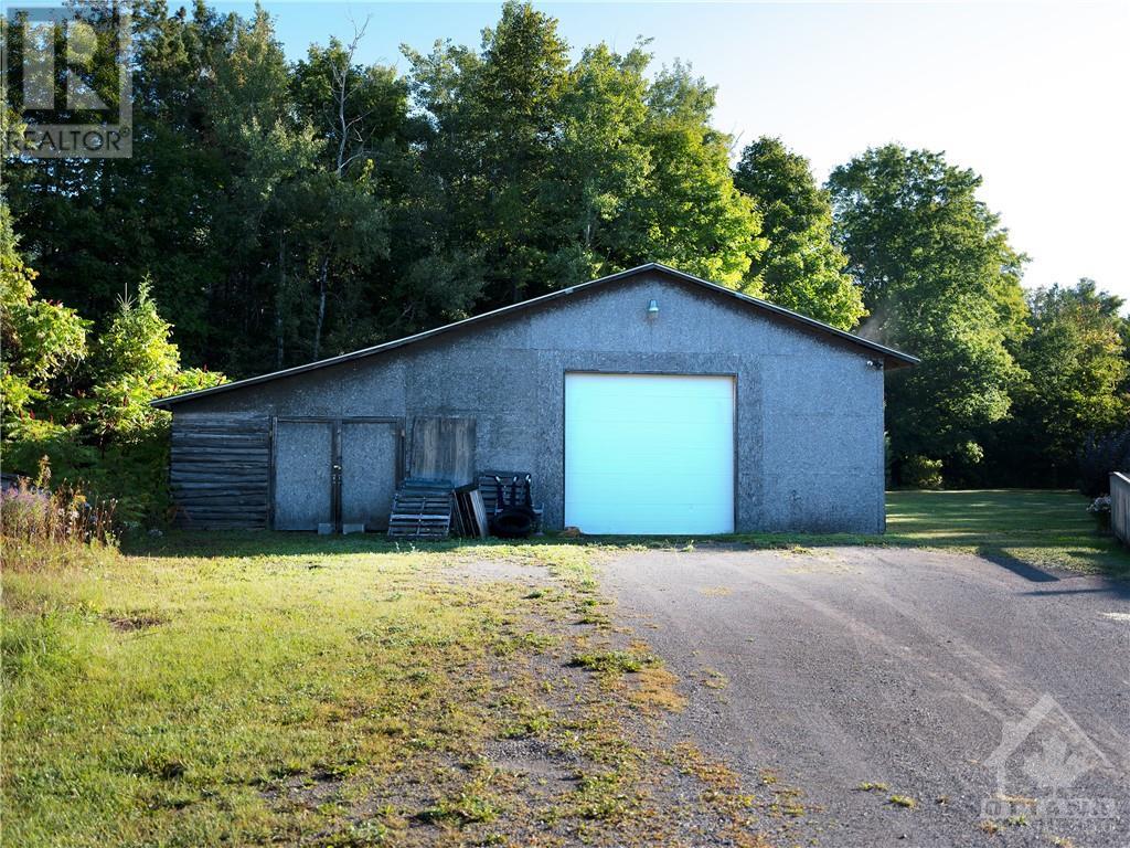 1025 County Rd 44 Road, Kemptville, Ontario  K0G 1J0 - Photo 5 - 1359468