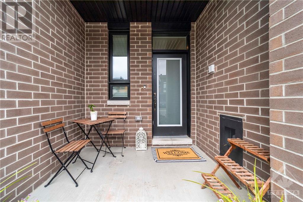 527 Rathburn Road, Ottawa, Ontario  K1T 3W7 - Photo 2 - 1361107