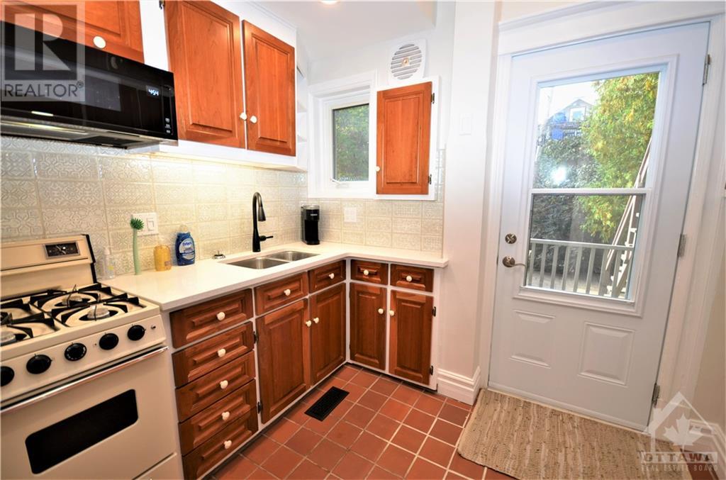 273 Powell Avenue, Ottawa, Ontario  K1S 2A4 - Photo 4 - 1360554