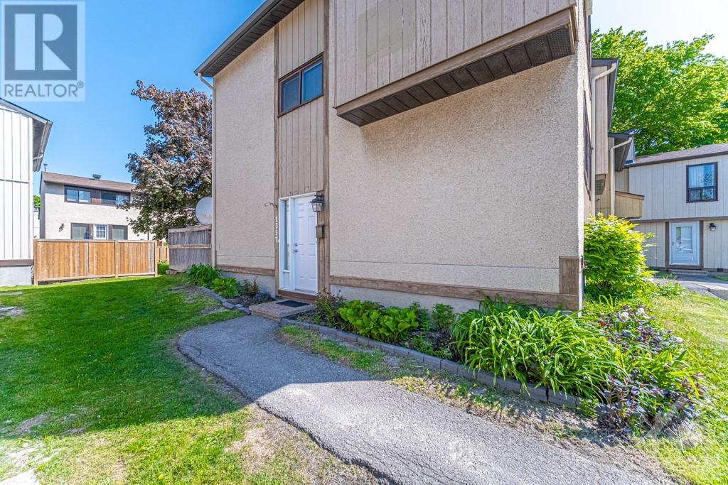 1357 Bethamy Lane, Ottawa, Ontario  K1J 8P6 - Photo 2 - 1361288