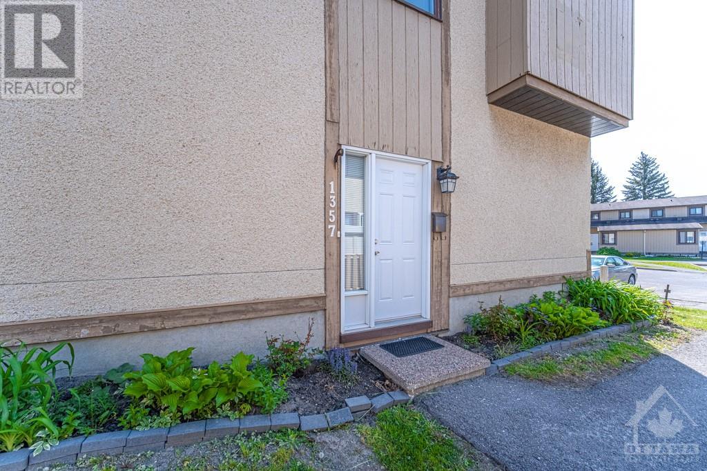 1357 Bethamy Lane, Ottawa, Ontario  K1J 8P6 - Photo 3 - 1361288