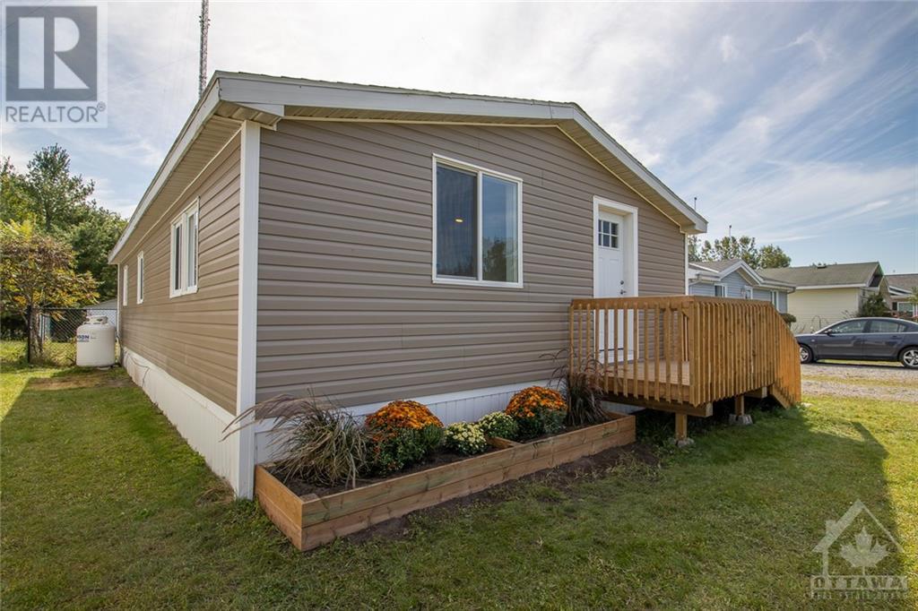 6736 Chris Tierney Private, Ottawa, Ontario  K4P 1H4 - Photo 2 - 1361354