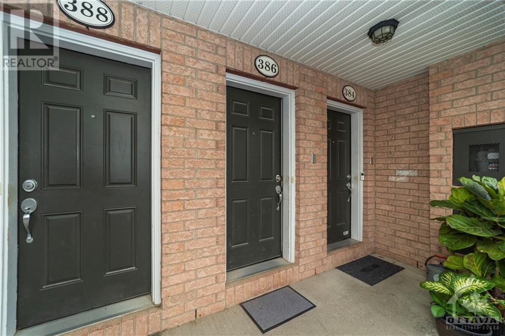 386 Galston Private, Ottawa, Ontario  K1W 0G3 - Photo 2 - 1361589