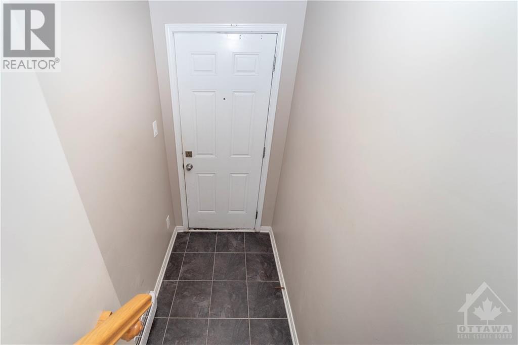 386 Galston Private, Ottawa, Ontario  K1W 0G3 - Photo 3 - 1361589