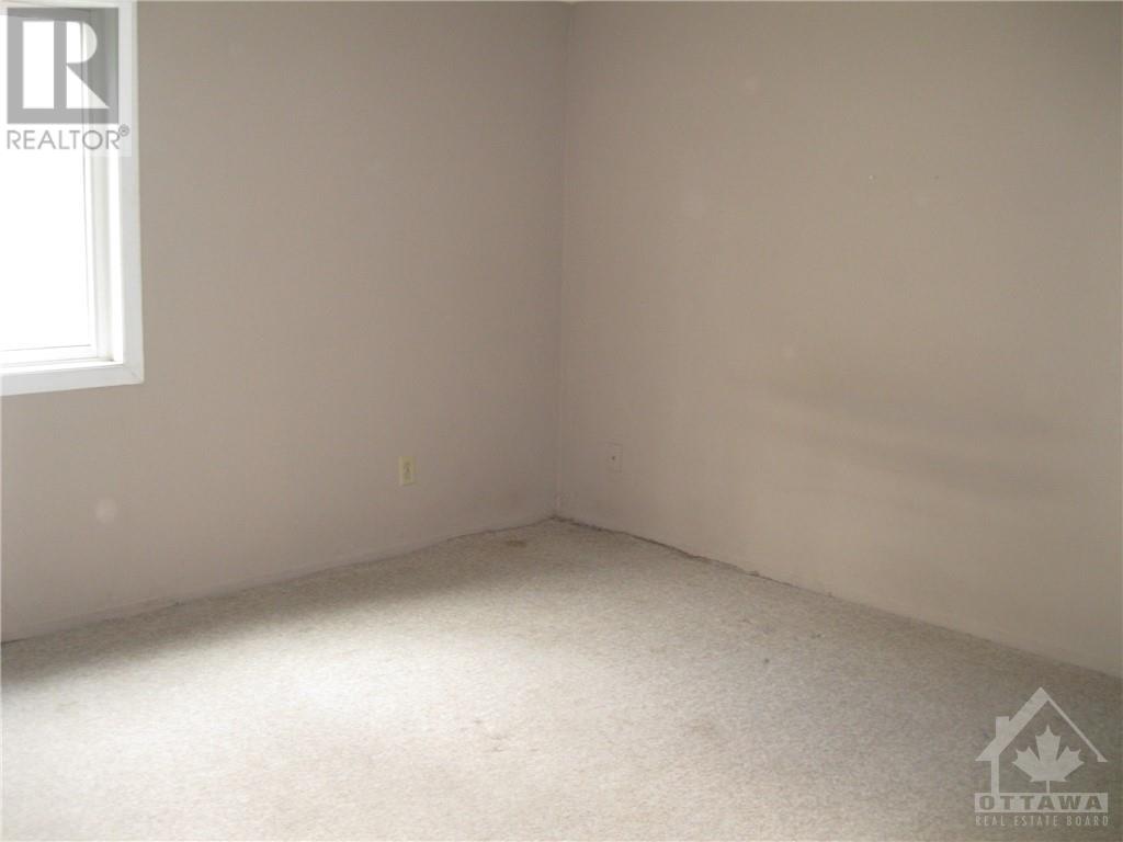 14 Offenbach Lane Unit#e, Ottawa, Ontario  K2G 4Z9 - Photo 13 - 1361384