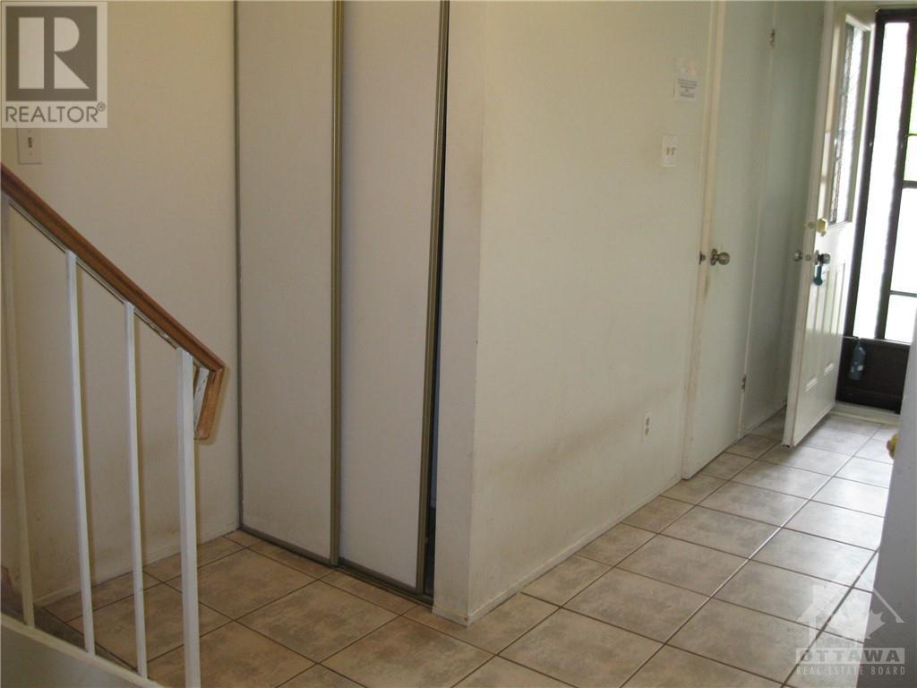 14 Offenbach Lane Unit#e, Ottawa, Ontario  K2G 4Z9 - Photo 2 - 1361384