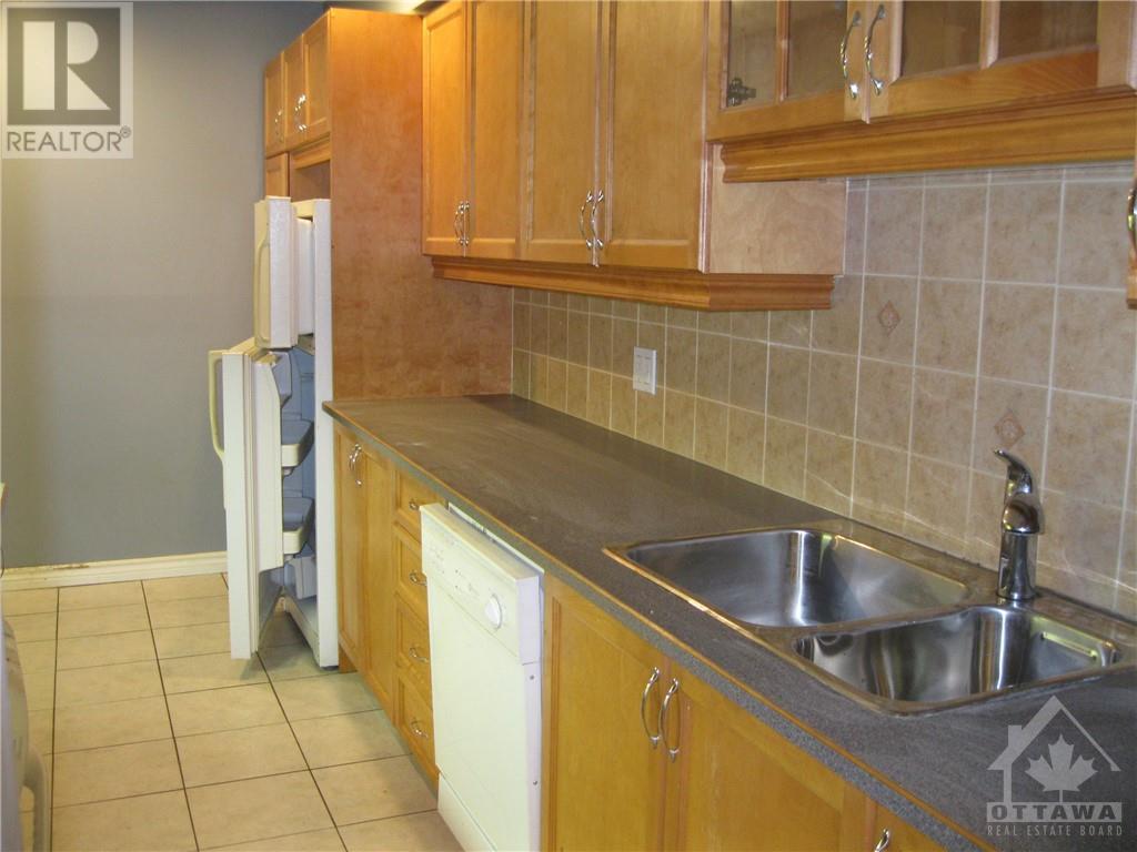 14 Offenbach Lane Unit#e, Ottawa, Ontario  K2G 4Z9 - Photo 6 - 1361384