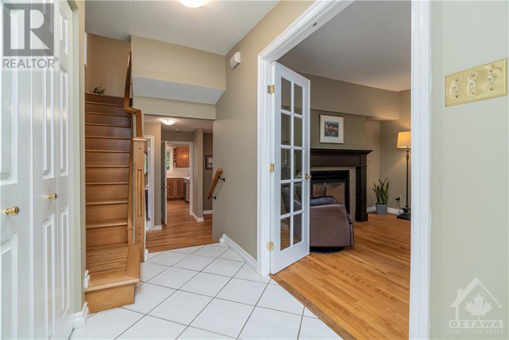 15 Brodeur Crescent, Kanata, Ontario  K2L 1Z2 - Photo 2 - 1361276