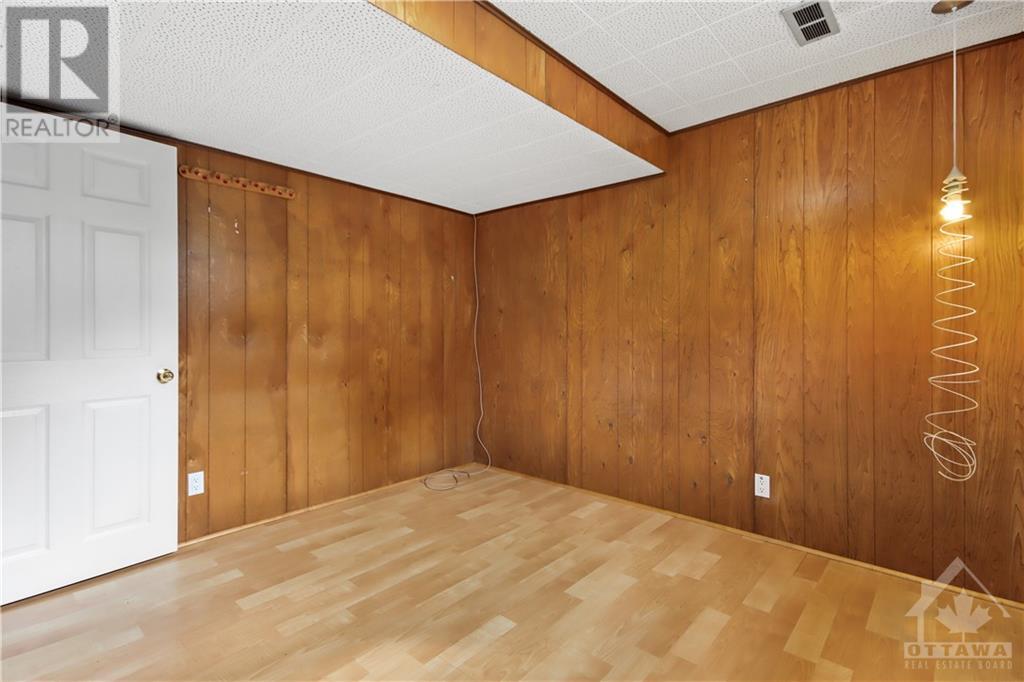 66 Inverness Avenue, Ottawa, Ontario  K2E 6N9 - Photo 27 - 1361686