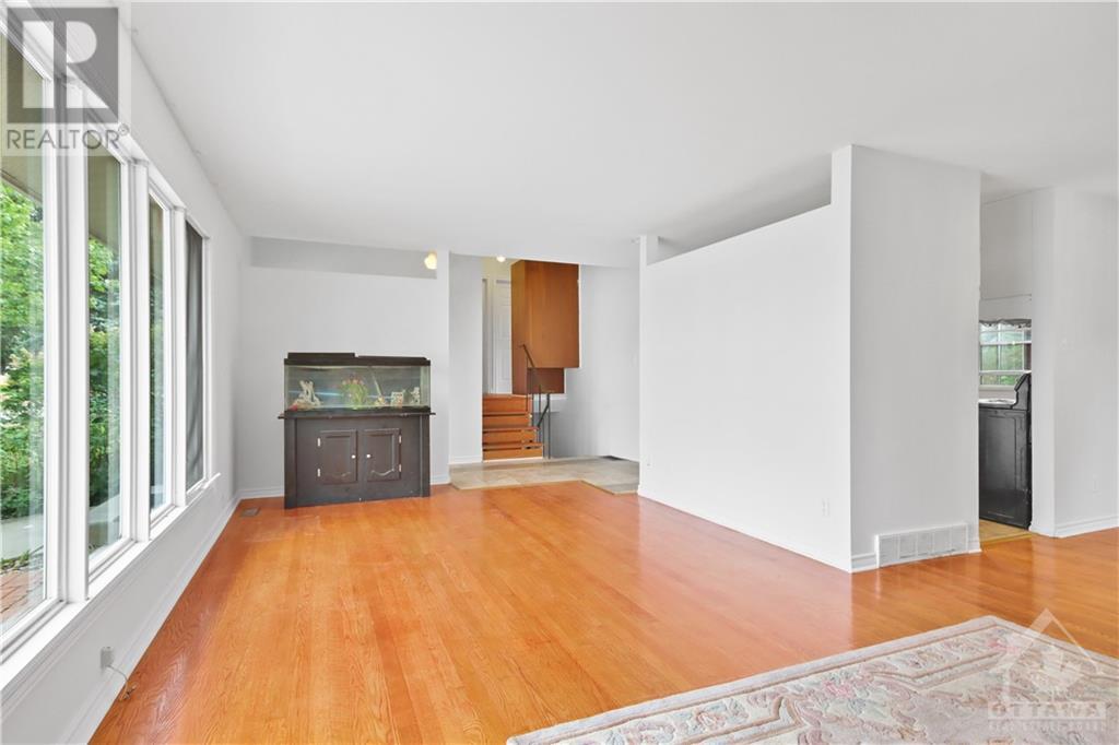 66 Inverness Avenue, Ottawa, Ontario  K2E 6N9 - Photo 4 - 1361686