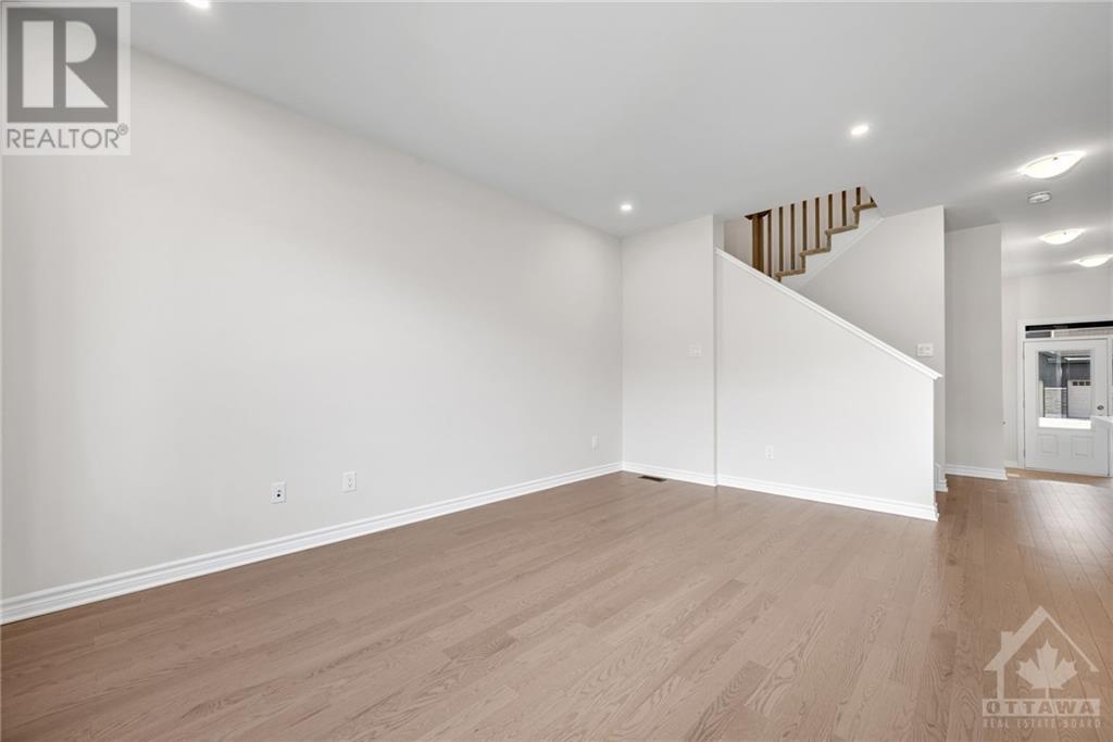 584 Enclave Lane, Rockland, Ontario  K4K 0M8 - Photo 8 - 1361429