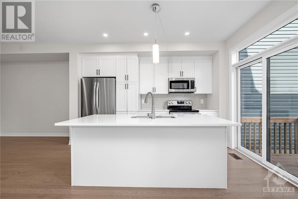 584 Enclave Lane, Rockland, Ontario  K4K 0M8 - Photo 9 - 1361429