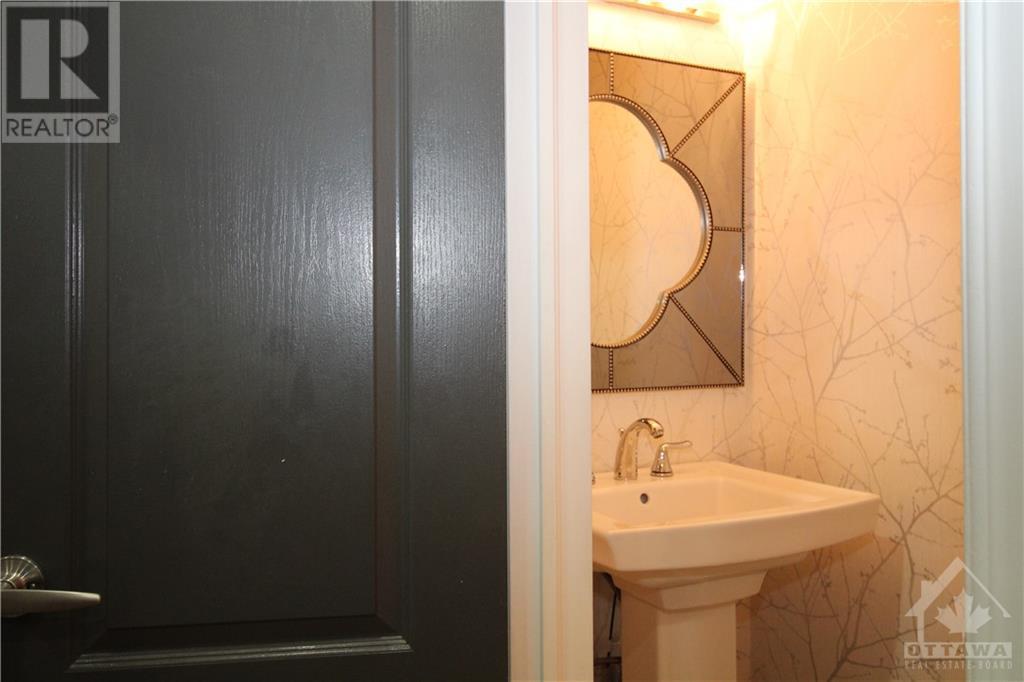 49 Emerald Meadows Drive E, Ottawa, Ontario  K2M 2L5 - Photo 9 - 1358309
