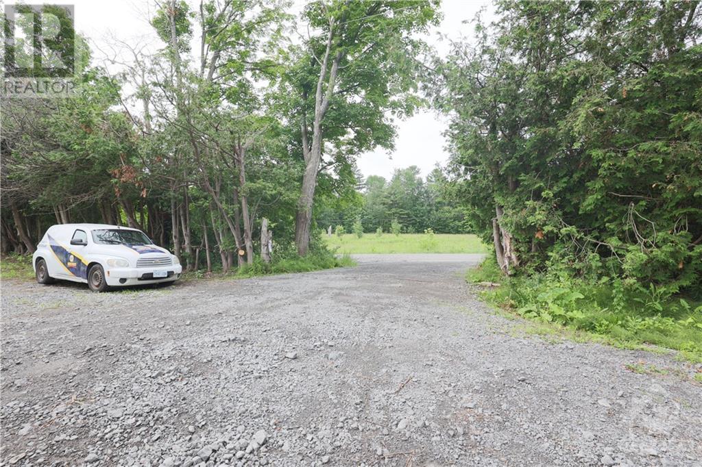 3419 Old Montreal Road, Cumberland, Ontario  K4C 1H8 - Photo 5 - 1361845