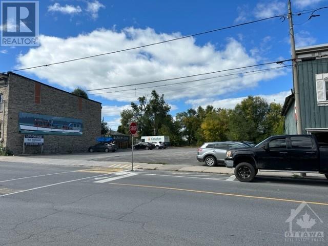 21 Clothier Street E, Kemptville, Ontario  K0G 1J0 - Photo 3 - 1361580