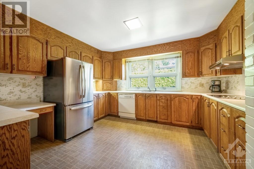 170 Lakeway Drive, Ottawa, Ontario  K1L 5B3 - Photo 9 - 1361350