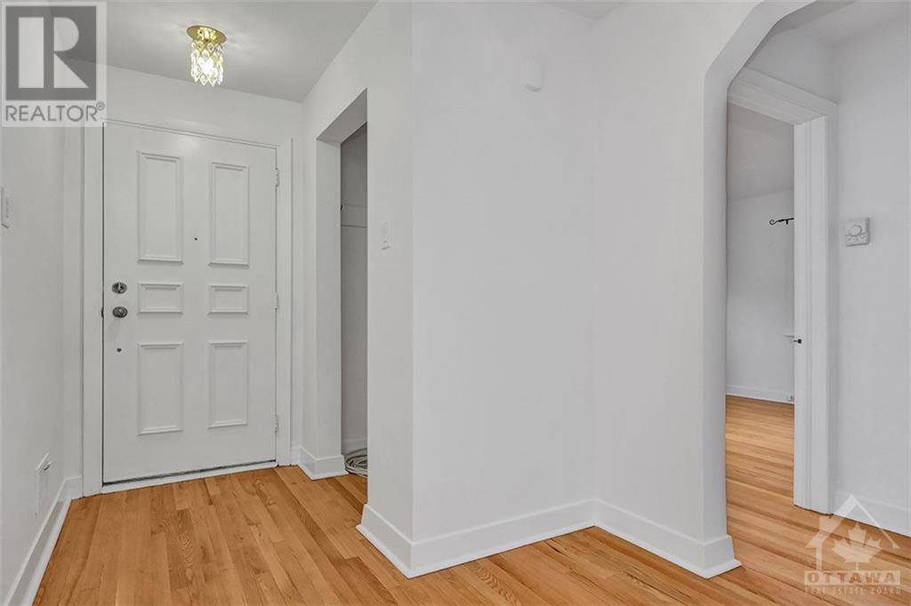 255 Faircrest Drive, Ottawa, Ontario  K1H 5C9 - Photo 3 - 1361912