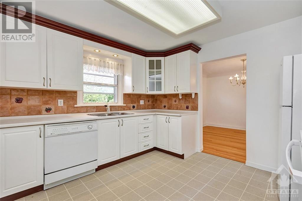 255 Faircrest Drive, Ottawa, Ontario  K1H 5C9 - Photo 6 - 1361912
