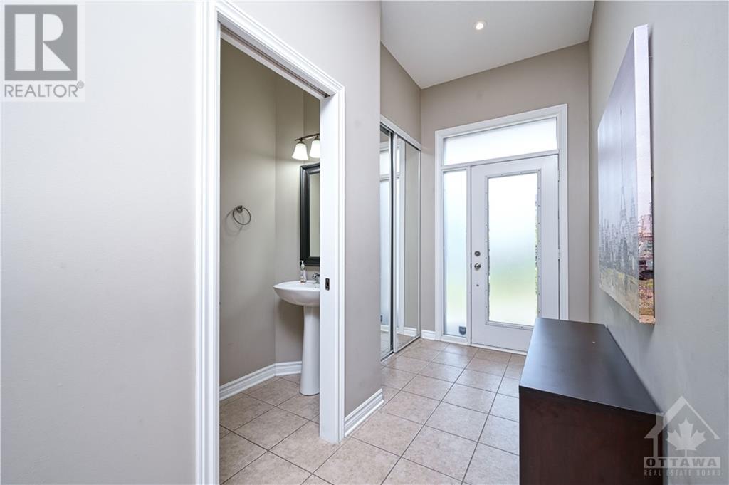 523 Earnscliffe Grove, Ottawa, Ontario  K4M 0E1 - Photo 2 - 1361058