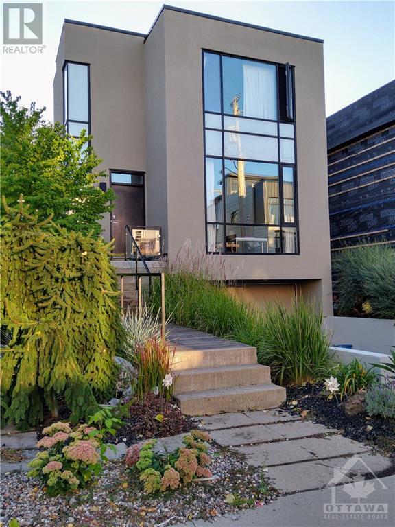 54 DOUGLAS AVENUE, ottawa, Ontario
