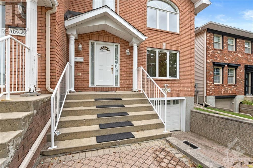 1093a Normandy Crescent, Ottawa, Ontario  K2C 0L9 - Photo 2 - 1351472