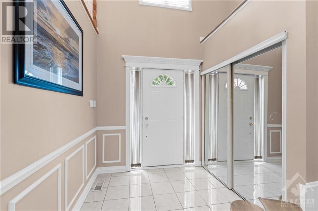 1093a Normandy Crescent, Ottawa, Ontario  K2C 0L9 - Photo 3 - 1351472