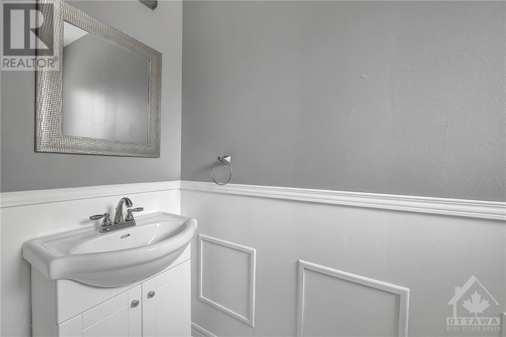 42 Bujold Court, Ottawa, Ontario  K2L 3N5 - Photo 2 - 1362205