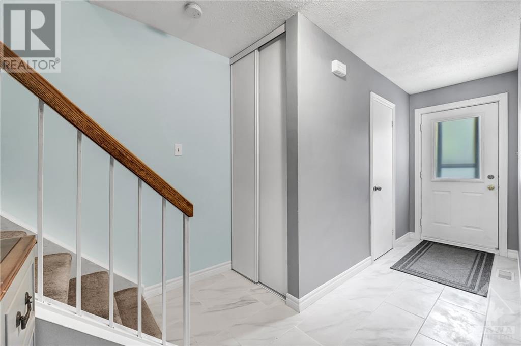 42 Bujold Court, Ottawa, Ontario  K2L 3N5 - Photo 3 - 1362205