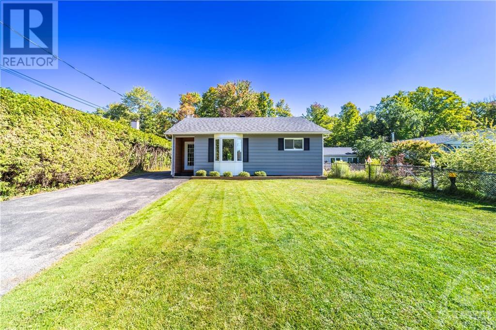 1111 MEADOW LANE ROAD, ottawa, Ontario