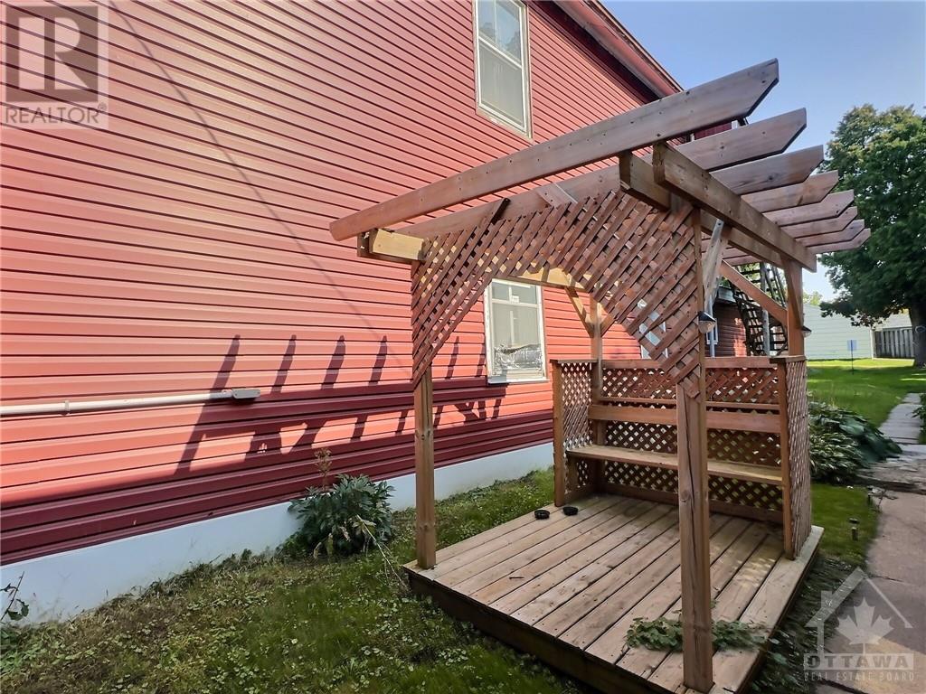 2083 Dundas Street, Cardinal, Ontario  K0E 1E0 - Photo 3 - 1362181