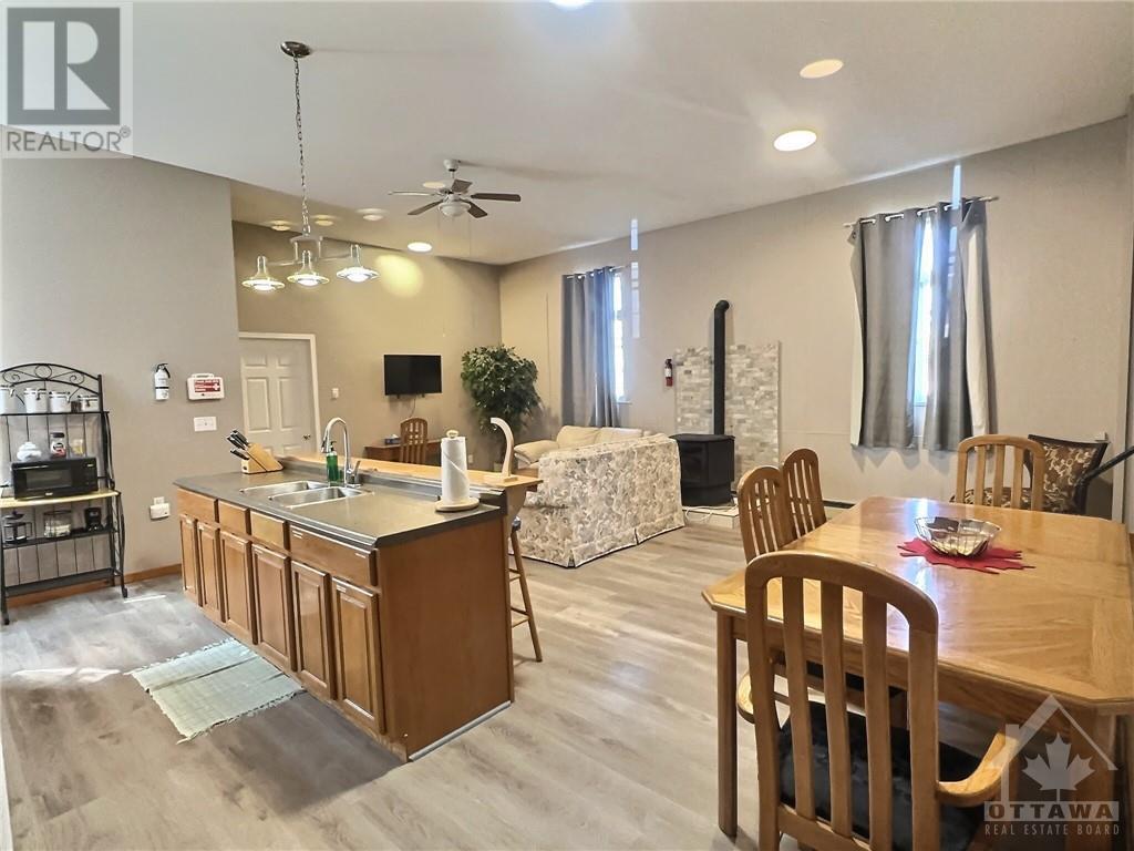 2083 Dundas Street, Cardinal, Ontario  K0E 1E0 - Photo 8 - 1362181