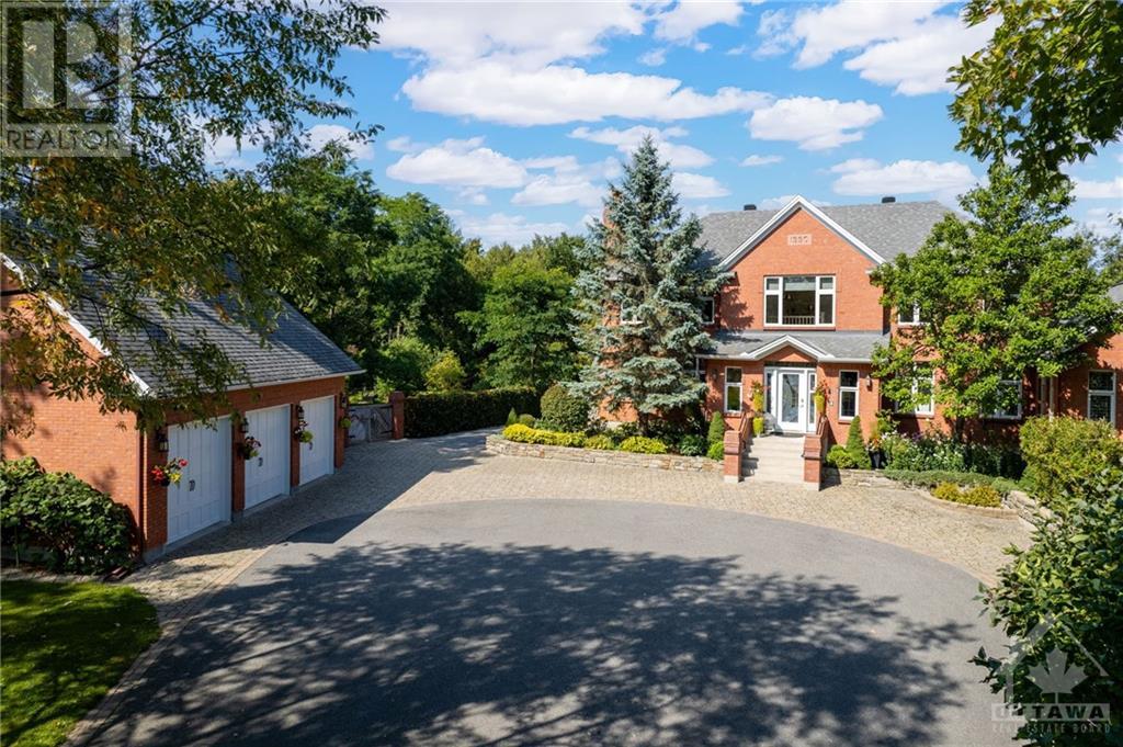 18 Marchbrook Circle, Ottawa, Ontario  K2W 1A1 - Photo 2 - 1362209