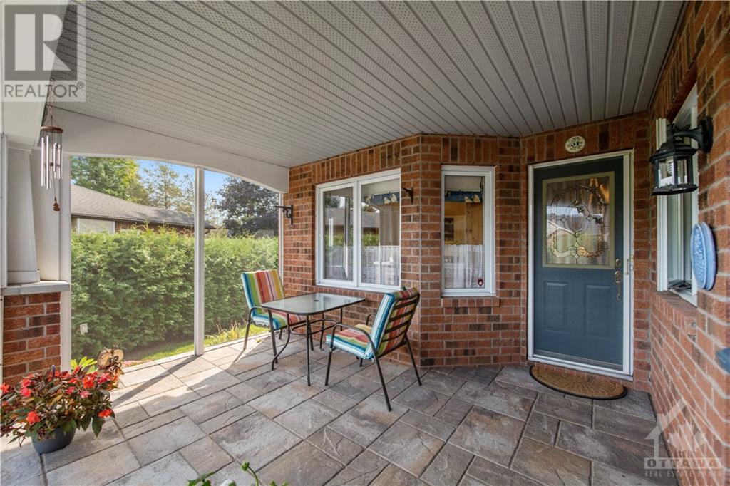 51 Waterthrush Crescent, Ottawa, Ontario  K2M 2T8 - Photo 3 - 1362150