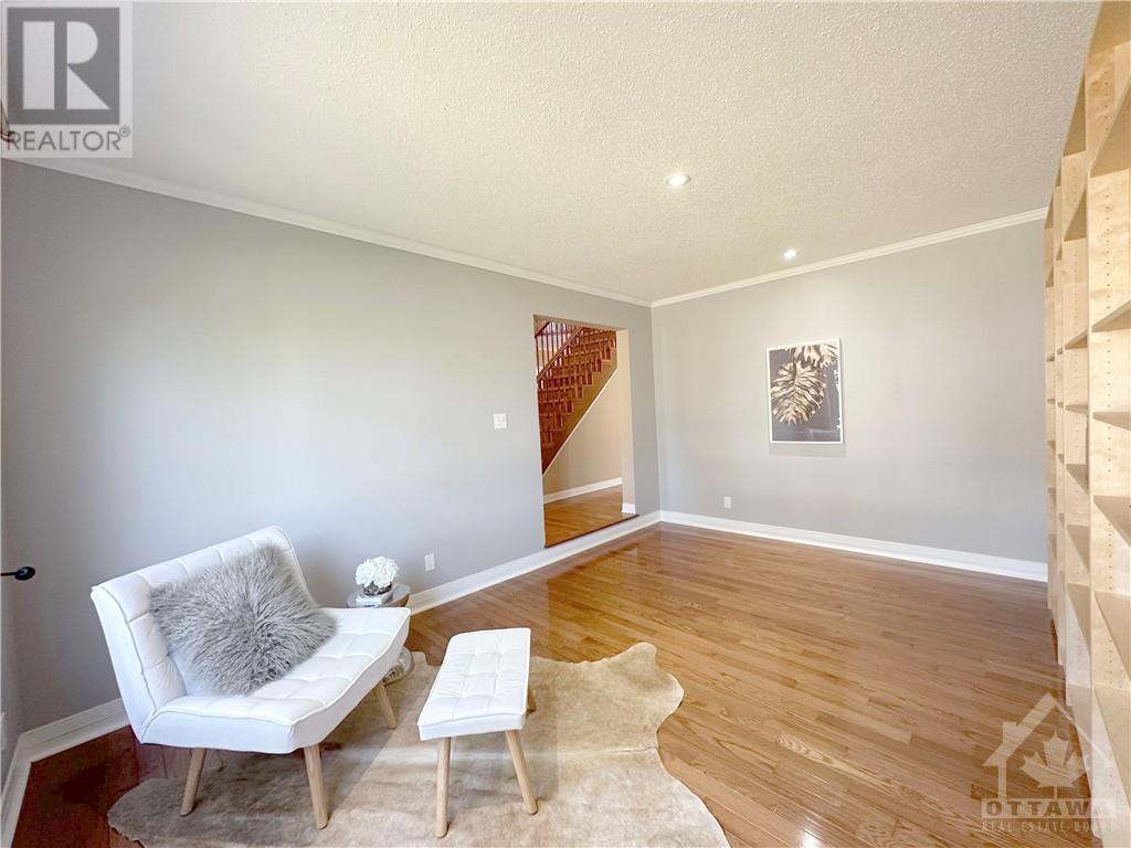 2 Shaughnessy Crescent, Kanata, Ontario  K2K 2P1 - Photo 5 - 1362272