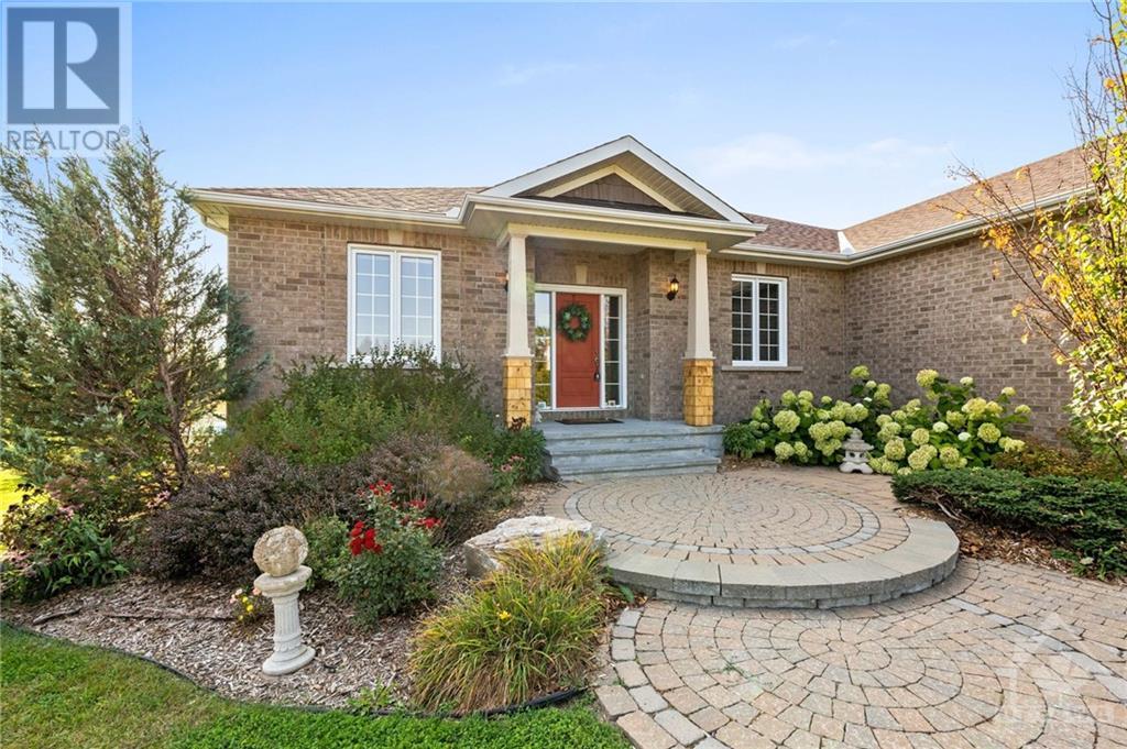 16 Canadian Drive, Ottawa, Ontario  K0A 1B0 - Photo 2 - 1362275