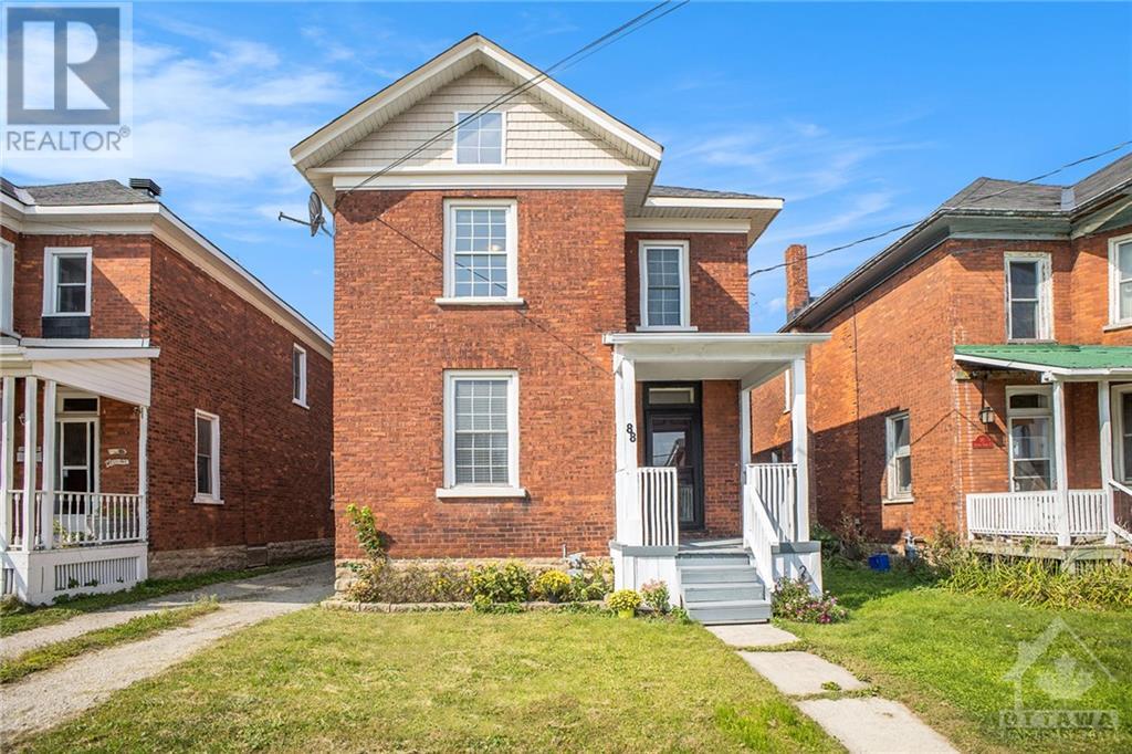88 RUSSELL STREET E, smiths falls, Ontario