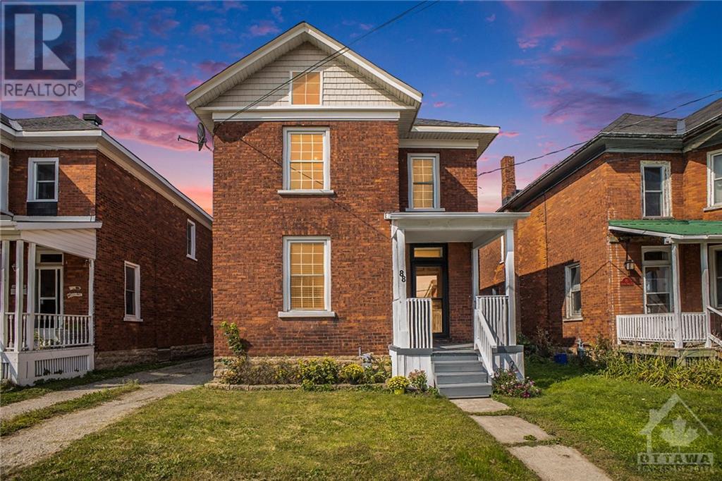 88 Russell Street E, Smiths Falls, Ontario  K7A 1J7 - Photo 2 - 1362484