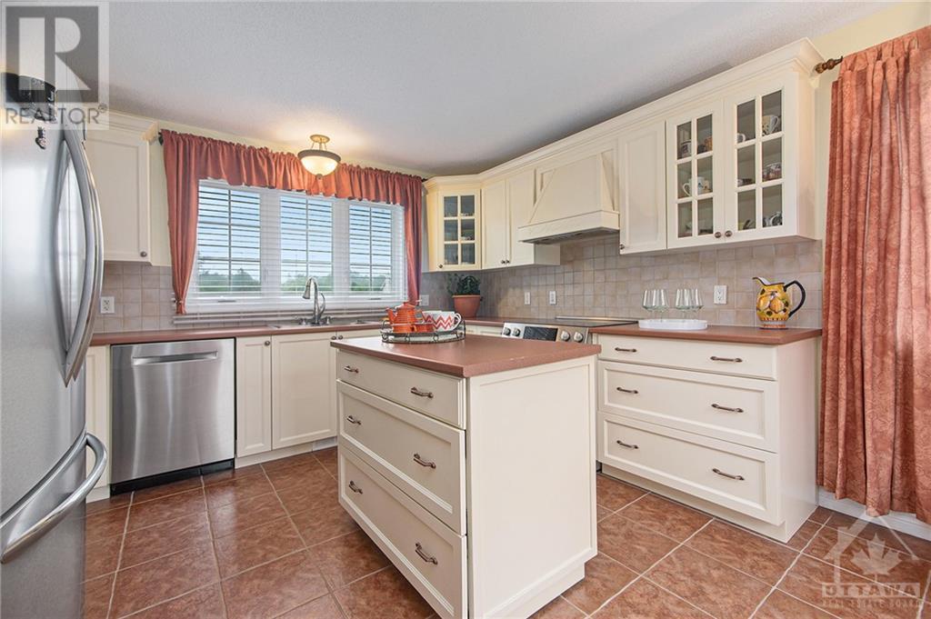 510 Du Ruisseau Street, Rockland, Ontario  K4K 1K7 - Photo 6 - 1362334