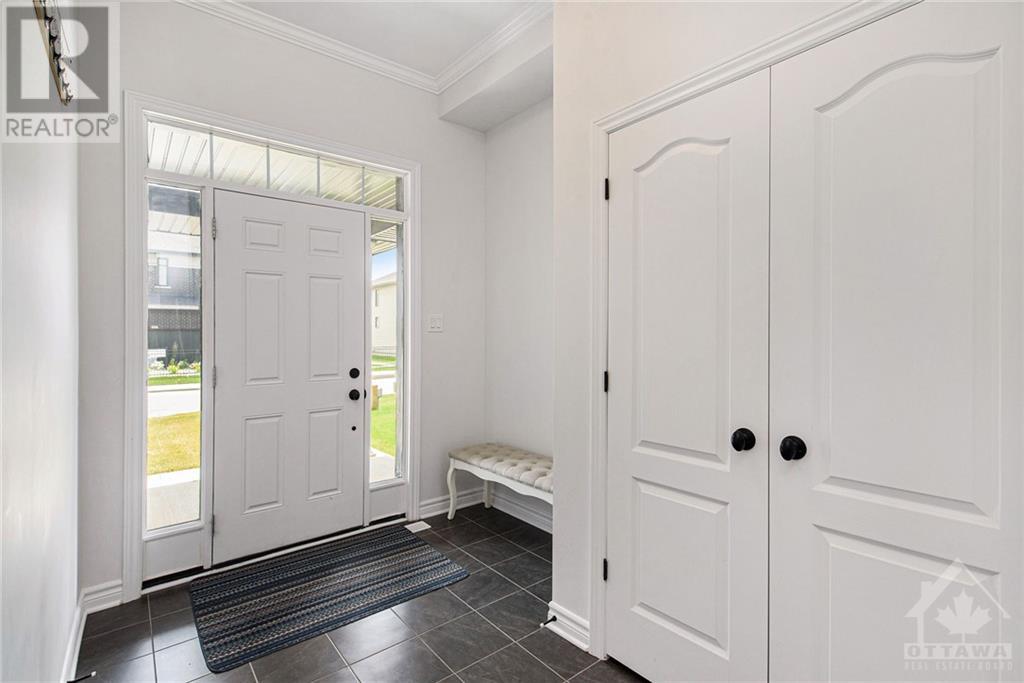 555 Bobolink Ridge, Ottawa, Ontario  K2S 2P2 - Photo 3 - 1362830