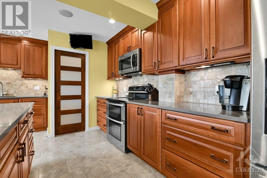 20 Gesner Court, Ottawa, Ontario  K2L 3K1 - Photo 3 - 1362829