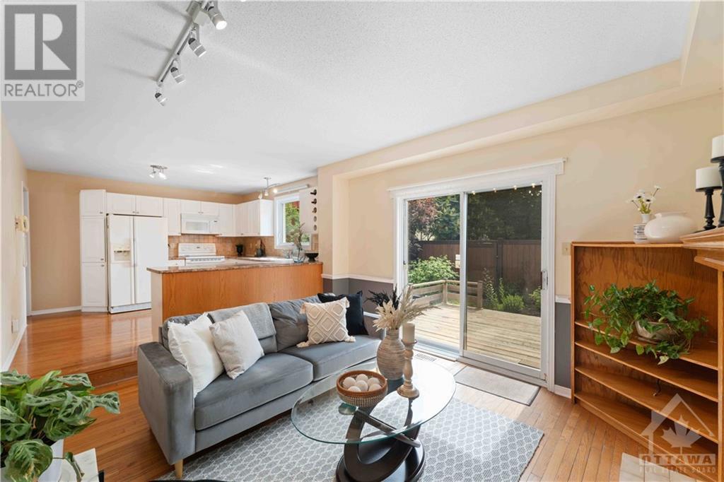 2741 Massicotte Lane, Ottawa, Ontario  K1T 3G9 - Photo 3 - 1362791