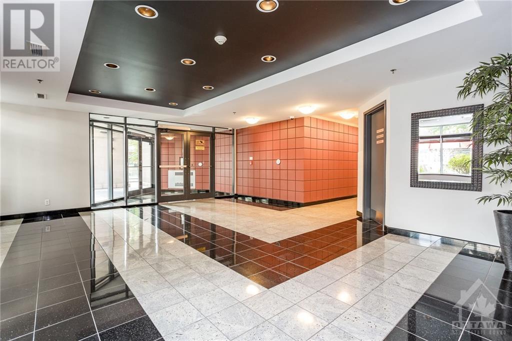 445 Laurier Avenue W Unit#1802, Ottawa, Ontario  K1R 0A2 - Photo 3 - 1362650