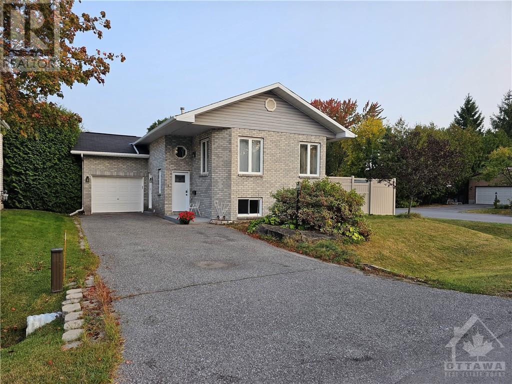 1 Marcasite Road, Ottawa, Ontario  K2L 4C5 - Photo 2 - 1362828