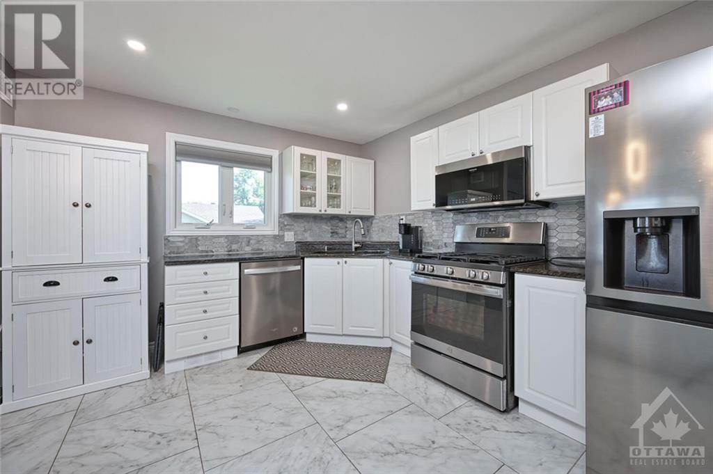 9 Centre Street, Jasper, Ontario  K0G 1G0 - Photo 12 - 1363067