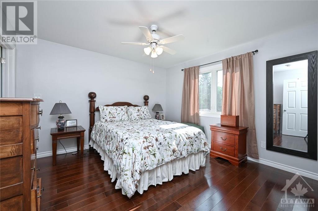 9 Centre Street, Jasper, Ontario  K0G 1G0 - Photo 15 - 1363067