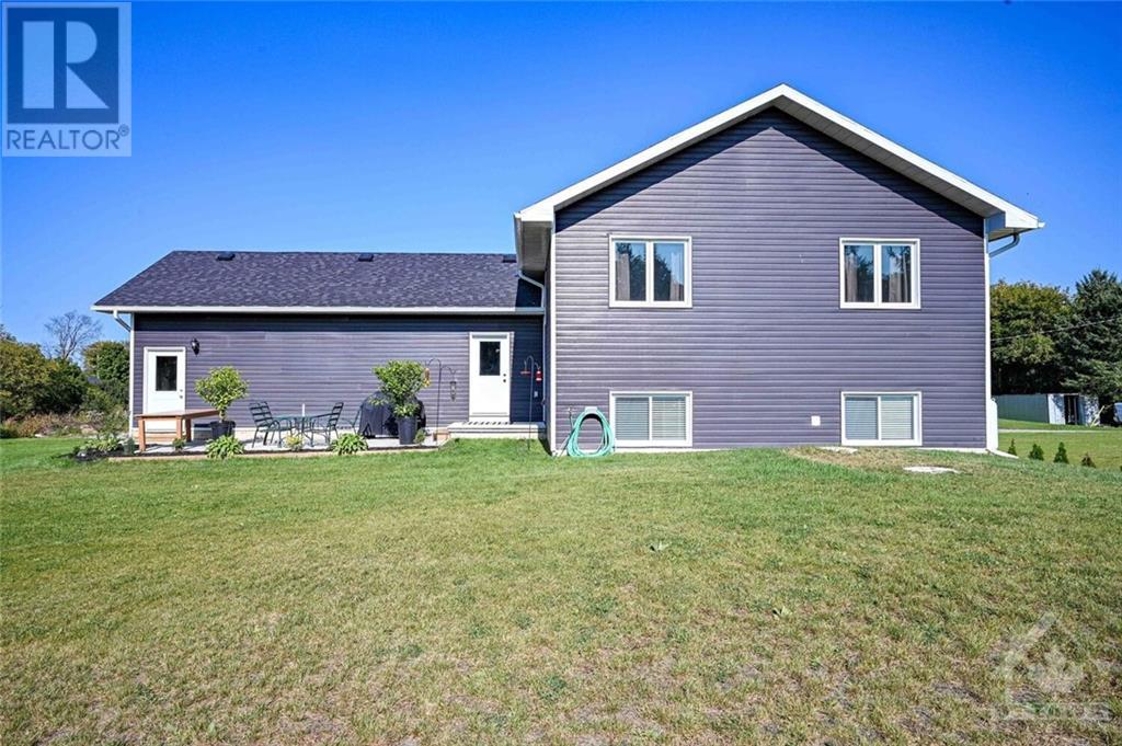 9 Centre Street, Jasper, Ontario  K0G 1G0 - Photo 27 - 1363067